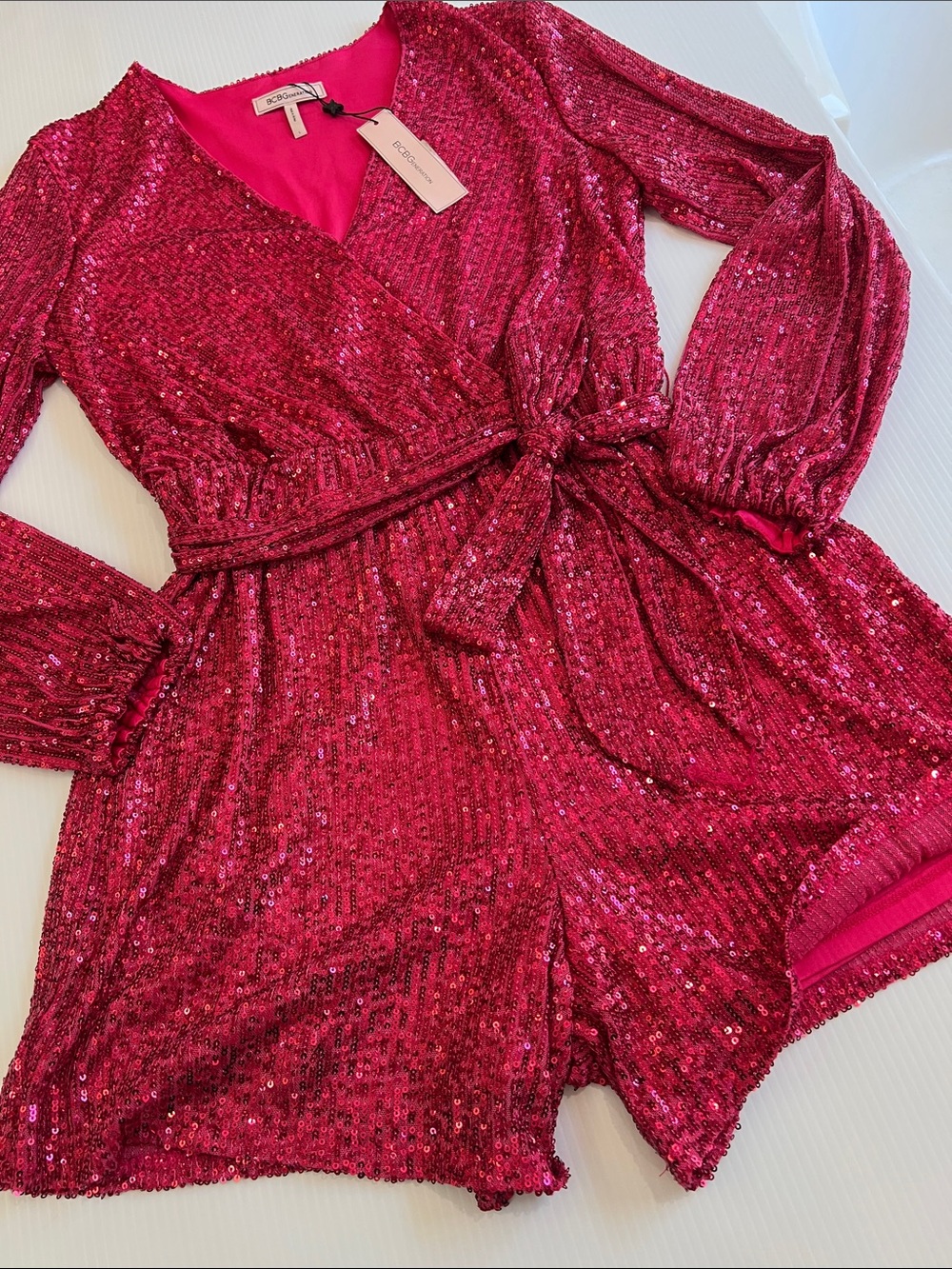New BCBGenration Womenโs Pink Sequin Short Jumpsuit with belt in Size Large - Picture 4 of 6